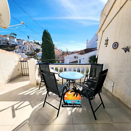 Modern 2 Bedroom Near Burriana Daire Nerja